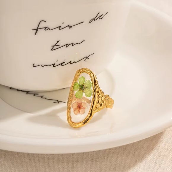18K Gold Plated Adjustable Floral Ring - Picture 4 of 6